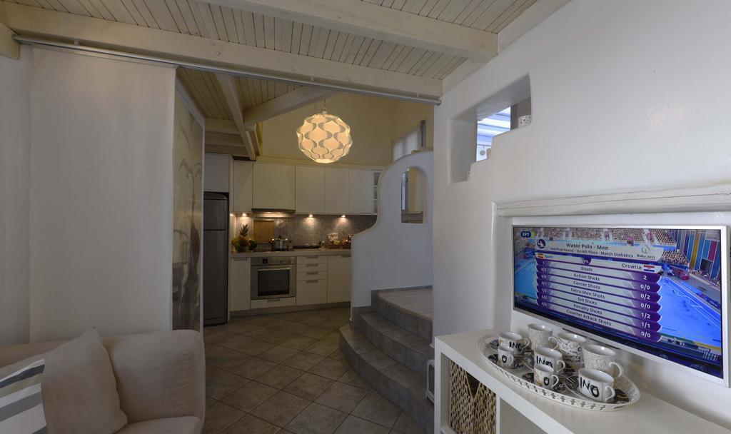 Ivi Mykonean Suites Ornos  Zewnętrze zdjęcie